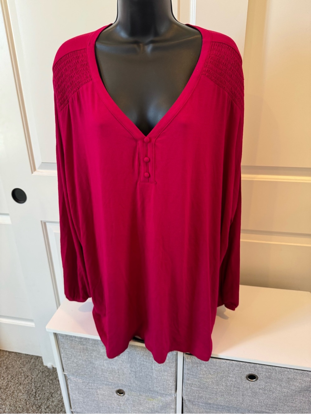 croft & barrow Women's V-Neck Long Sleeve Top in Raspberry